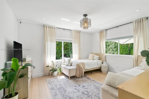 House in Miami Shores, Florida 3 bedrooms, 156.54 sq.m. № 1850829 - photo 19