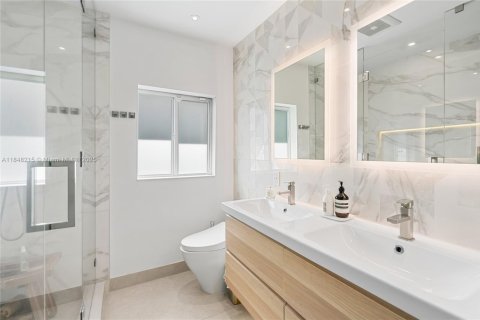 House in Miami Shores, Florida 3 bedrooms, 156.54 sq.m. № 1850829 - photo 9