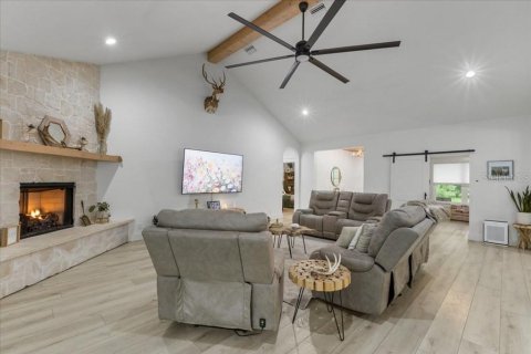 House in Trenton, Florida 4 bedrooms, 281.22 sq.m. № 1914382 - photo 15