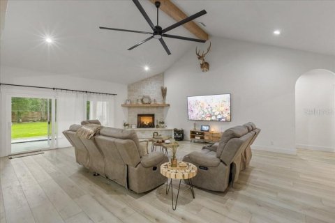 House in Trenton, Florida 4 bedrooms, 281.22 sq.m. № 1914382 - photo 16