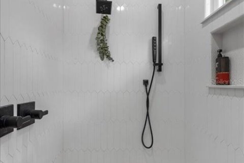 House in Trenton, Florida 4 bedrooms, 281.22 sq.m. № 1914382 - photo 25