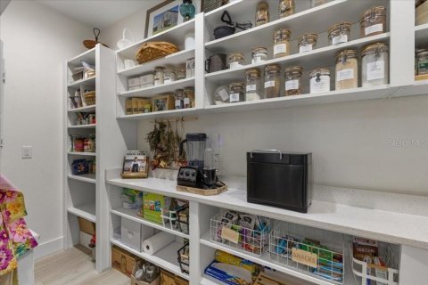 House in Trenton, Florida 4 bedrooms, 281.22 sq.m. № 1914382 - photo 11