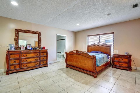 Купить виллу или дом в Хайалиа, Флорида 4 спальни, 272.48м2, № 1984268 - фото 5