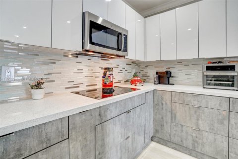 Купить виллу или дом в Хайалиа, Флорида 4 спальни, 272.48м2, № 1984268 - фото 17