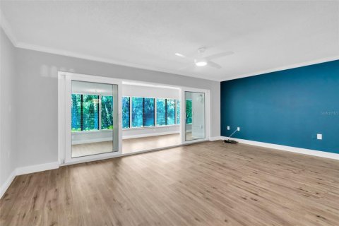 House in Oldsmar, Florida 3 bedrooms, 181.35 sq.m. № 2151428 - photo 9
