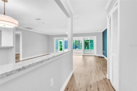 House in Oldsmar, Florida 3 bedrooms, 181.35 sq.m. № 2151428 - photo 5