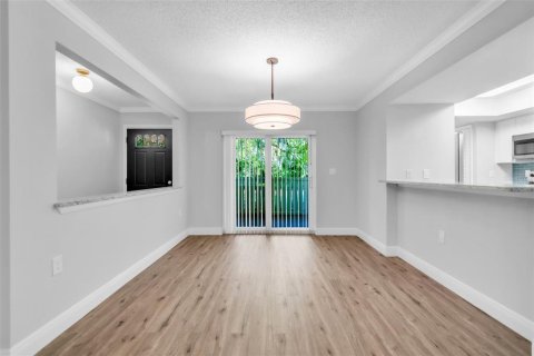 House in Oldsmar, Florida 3 bedrooms, 181.35 sq.m. № 2151428 - photo 6