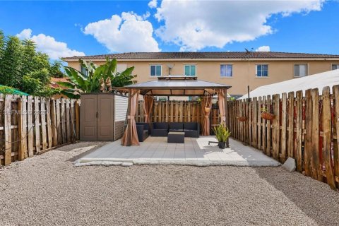 Townhouse in Homestead, Florida 4 bedrooms, 150.32 sq.m. № 2399737 - photo 30