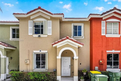 Townhouse in Homestead, Florida 4 bedrooms, 150.32 sq.m. № 2399737 - photo 2