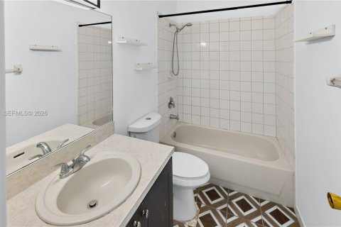 Townhouse in Homestead, Florida 4 bedrooms, 150.32 sq.m. № 2399737 - photo 29