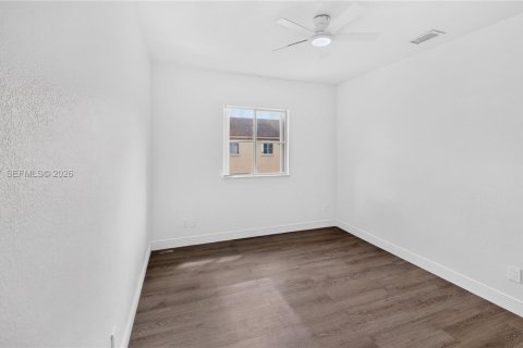 Townhouse in Homestead, Florida 4 bedrooms, 150.32 sq.m. № 2399737 - photo 27