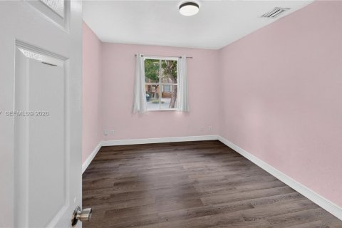 Townhouse in Homestead, Florida 4 bedrooms, 150.32 sq.m. № 2399737 - photo 16