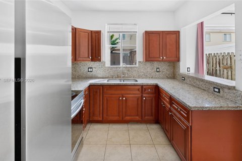Townhouse in Homestead, Florida 4 bedrooms, 150.32 sq.m. № 2399737 - photo 8