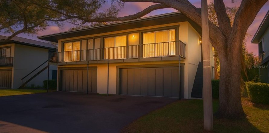 Adosado en Clearwater, Florida 2 dormitorios, 79.25 m2 № 2141934