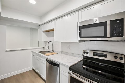 Adosado en alquiler en Clearwater, Florida, 2 dormitorios, 79.25 m2 № 2141934 - foto 11