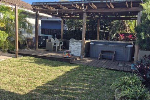 Casa en venta en Hollywood, Florida, 3 dormitorios, 154.87 m2 № 2036493 - foto 13