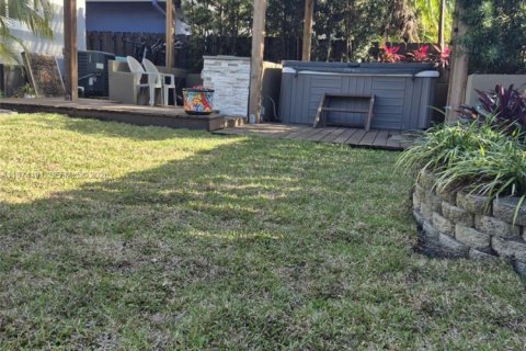 Casa en venta en Hollywood, Florida, 3 dormitorios, 154.87 m2 № 2036493 - foto 12