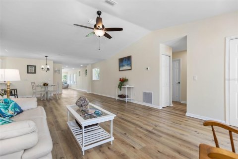 House in Palm Coast, Florida 3 bedrooms, 174.75 sq.m. № 1516452 - photo 19