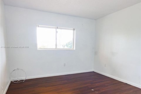 Condominio en alquiler en Miami, Florida, 2 dormitorios, 87.7 m2 № 1969914 - foto 7