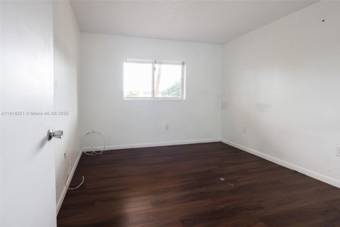 Condominio en alquiler en Miami, Florida, 2 dormitorios, 87.7 m2 № 1969914 - foto 8