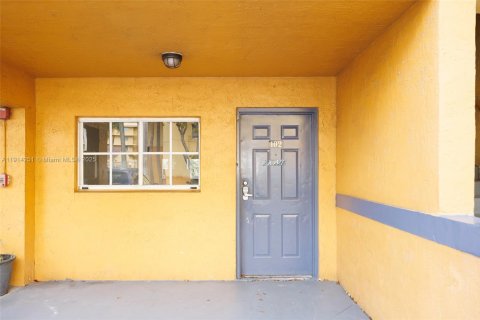 Condominio en Miami, Florida, 2 dormitorios № 1969914