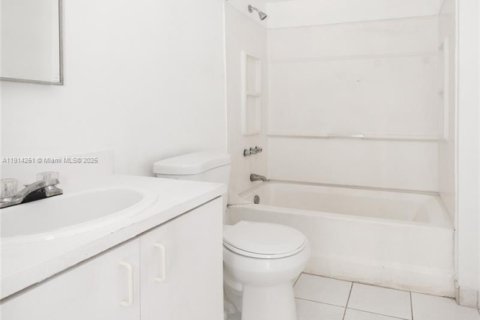 Condominio en alquiler en Miami, Florida, 2 dormitorios, 87.7 m2 № 1969914 - foto 6