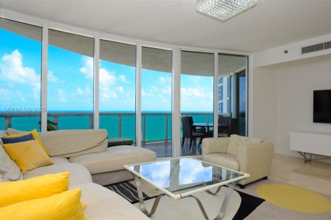 Condo à Sunny Isles Beach, Floride, 2 chambres  № 2084830