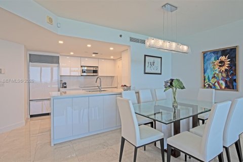 Copropriété à vendre à Sunny Isles Beach, Floride: 2 chambres, 147.06 m2 № 2084830 - photo 11