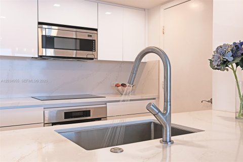 Copropriété à vendre à Sunny Isles Beach, Floride: 2 chambres, 147.06 m2 № 2084830 - photo 9