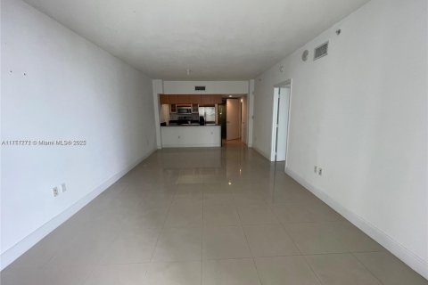 Condo in Miami, Florida, 1 bedroom  № 1959688 - photo 5