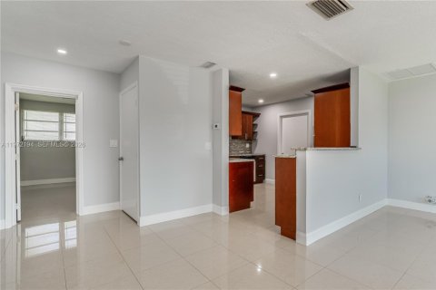 Villa ou maison à louer à Sunrise, Floride: 3 chambres, 122.35 m2 № 2033757 - photo 11