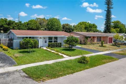 Villa ou maison à Sunrise, Floride 3 chambres, 122.35 m2 № 2033757