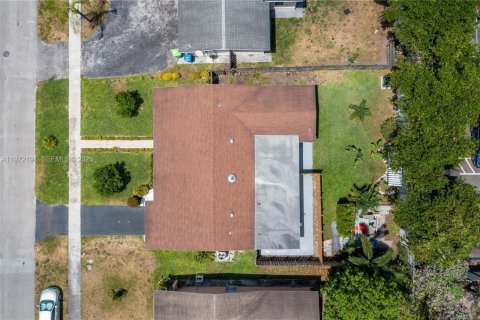 Villa ou maison à louer à Sunrise, Floride: 3 chambres, 122.35 m2 № 2033757 - photo 22