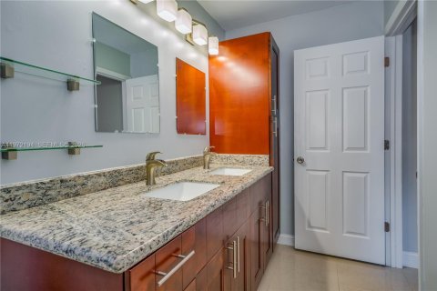 Villa ou maison à louer à Sunrise, Floride: 3 chambres, 122.35 m2 № 2033757 - photo 19