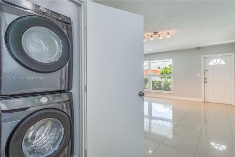 Villa ou maison à louer à Sunrise, Floride: 3 chambres, 122.35 m2 № 2033757 - photo 5