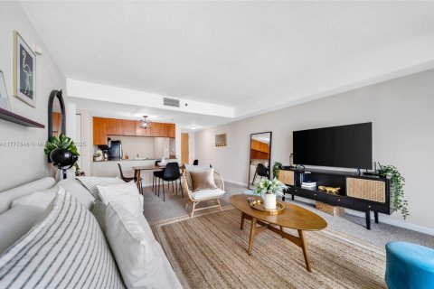 Condominio en venta en Miami, Florida, 2 dormitorios, 95.69 m2 № 1700536 - foto 11