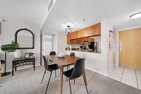 Condominio en venta en Miami, Florida, 2 dormitorios, 95.69 m2 № 1700536 - foto 12