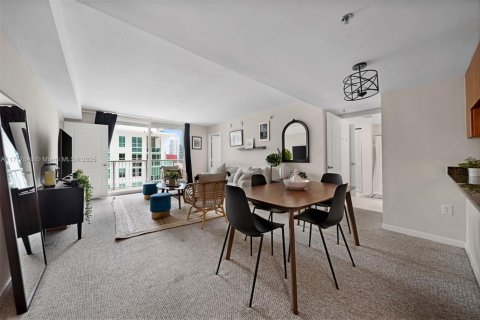 Condominio en venta en Miami, Florida, 2 dormitorios, 95.69 m2 № 1700536 - foto 13