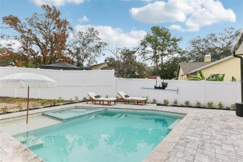 House in Palm Harbor, Florida 4 bedrooms, 156.26 sq.m. № 2195165 - photo 2
