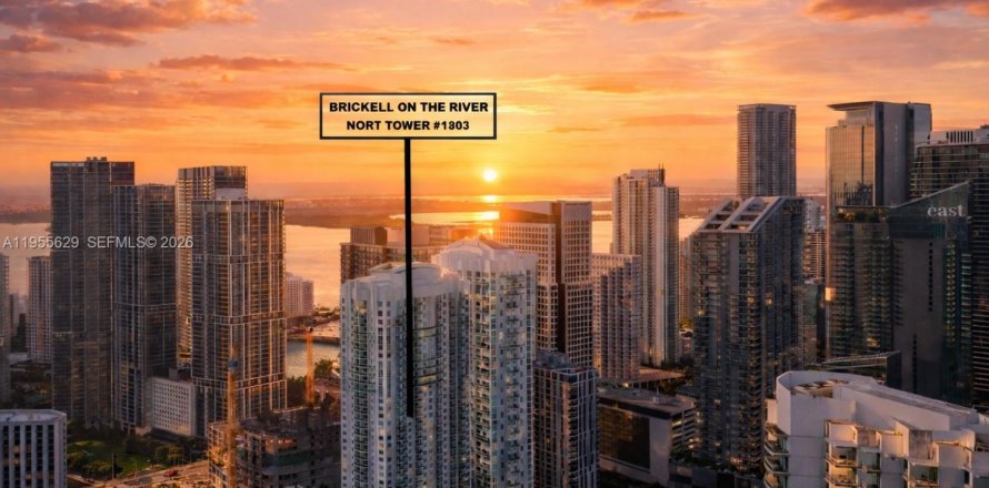 Condominio en Miami, Florida, 1 dormitorio  № 2009557