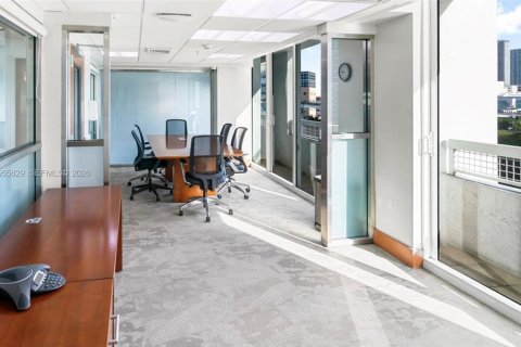 Condominio en venta en Miami, Florida, 1 dormitorio, 72 m2 № 2009557 - foto 24