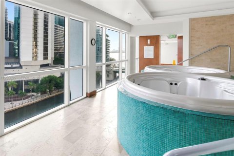 Condominio en venta en Miami, Florida, 1 dormitorio, 72 m2 № 2009557 - foto 21