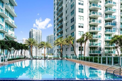 Condominio en venta en Miami, Florida, 1 dormitorio, 72 m2 № 2009557 - foto 19