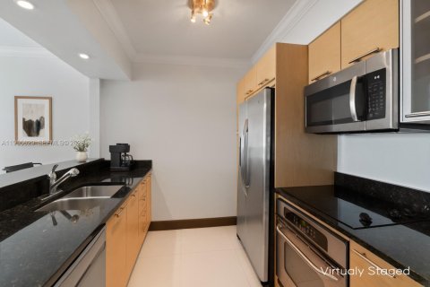 Condominio en venta en Miami, Florida, 1 dormitorio, 72 m2 № 2009557 - foto 7