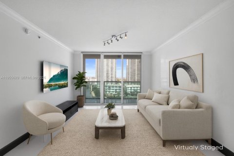 Condominio en venta en Miami, Florida, 1 dormitorio, 72 m2 № 2009557 - foto 3