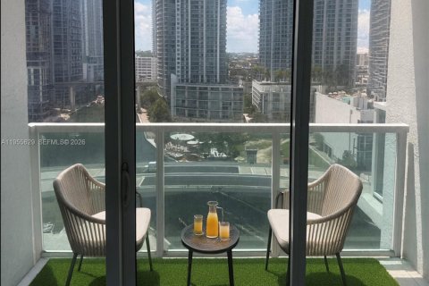 Condominio en venta en Miami, Florida, 1 dormitorio, 72 m2 № 2009557 - foto 13