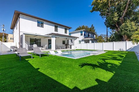 Casa en alquiler en Tampa, Florida, 5 dormitorios, 200.11 m2 № 1917171 - foto 23