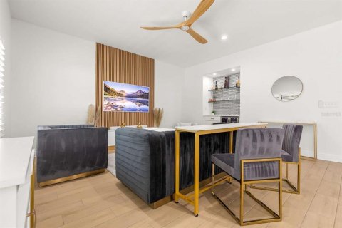 Casa en alquiler en Tampa, Florida, 5 dormitorios, 200.11 m2 № 1917171 - foto 6