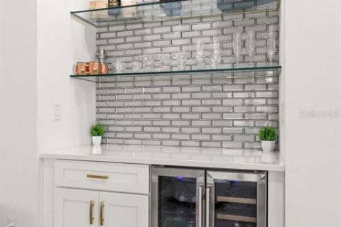 Casa en alquiler en Tampa, Florida, 5 dormitorios, 200.11 m2 № 1917171 - foto 7