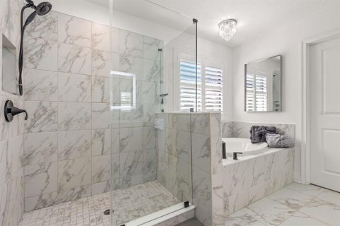 Casa en alquiler en Tampa, Florida, 5 dormitorios, 200.11 m2 № 1917171 - foto 15